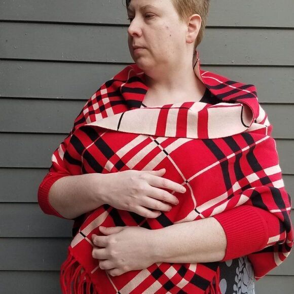 NWT Persuasions Red Plaid Beige Plaid Reversable Blanket Wrap sleeves - Picture 6 of 9